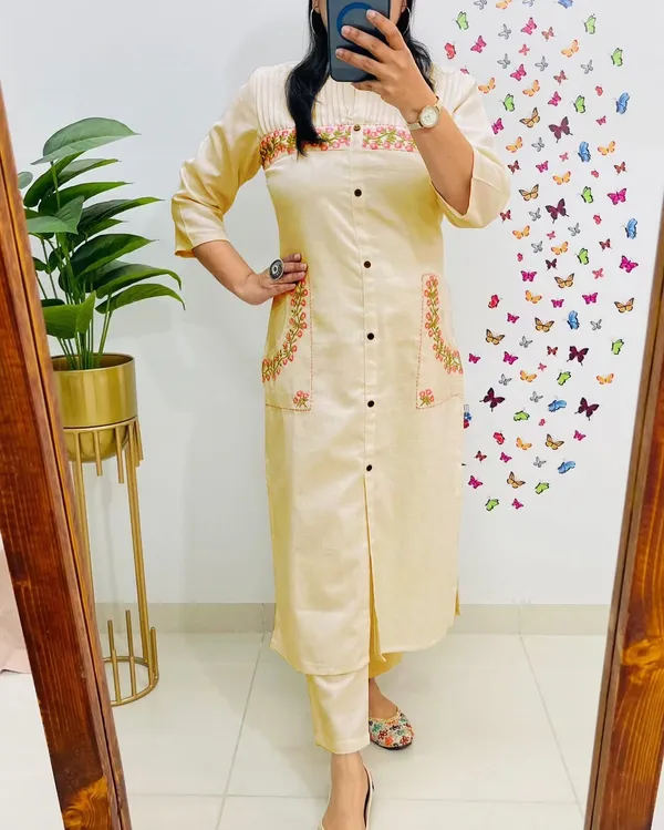 Cream_Cotton_Casual_Kurti_Pant_Set_For_Women