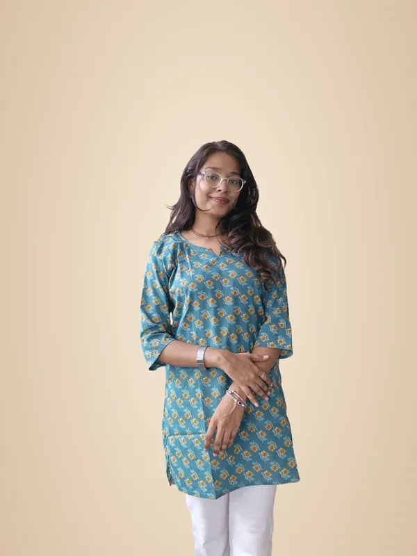 Green_Cotton_Casual_Short_Top_For_Women