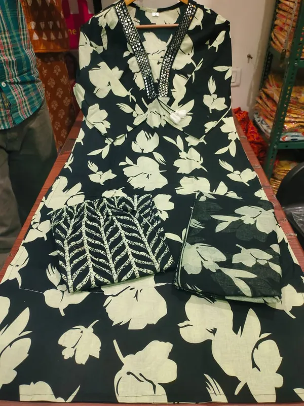 Black_Cotton_Casual_Kurti_Pant_Dupatta_Set_For_Women