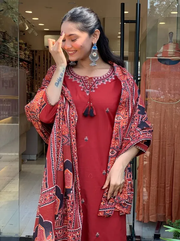 Cotton_fabric__Kurti_with_Pant_,Dupatta_Set