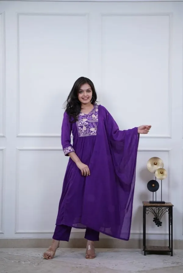 Natra_Cut_Cotton_Kurti_Pant_Dupatta_Set