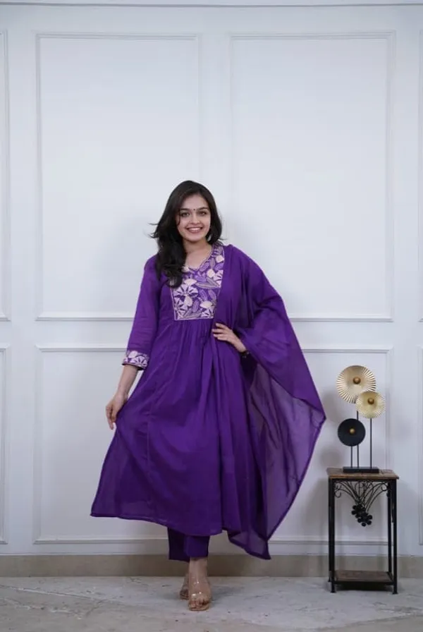 Natra_Cut_Cotton_Kurti_Pant_Dupatta_Set