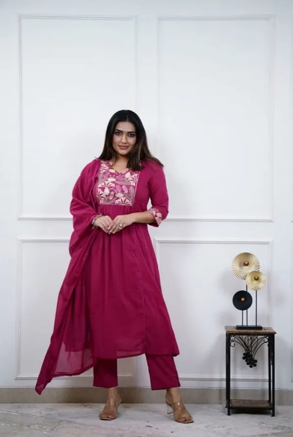 Natra_Cut_Cotton_Kurti_Pant_Dupatta_Set