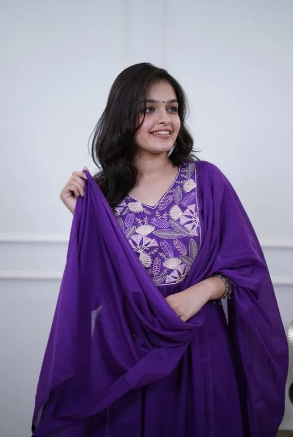 Natra_Cut_Cotton_Kurti_Pant_Dupatta_Set