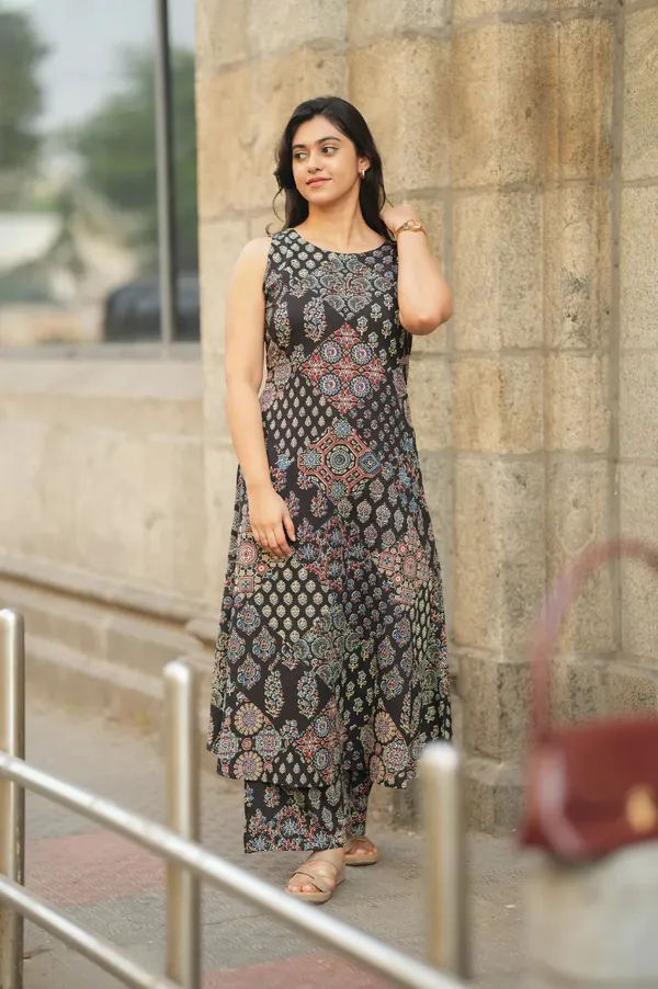 Midnight_Ethnic_Printed_Cotton_Kurti_Plazo_Set