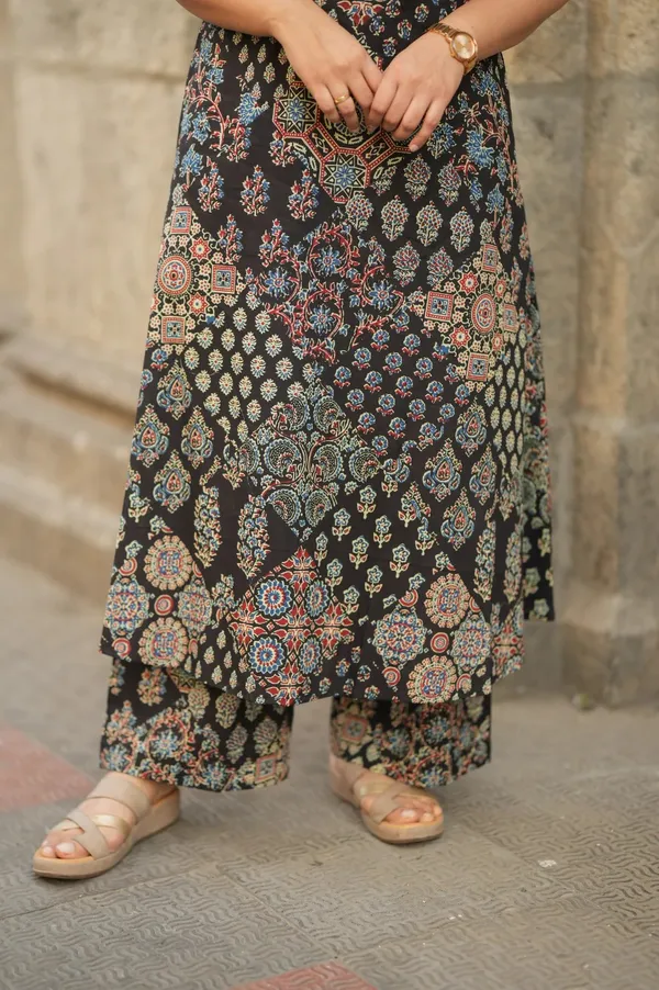 Midnight_Ethnic_Printed_Cotton_Kurti_Plazo_Set