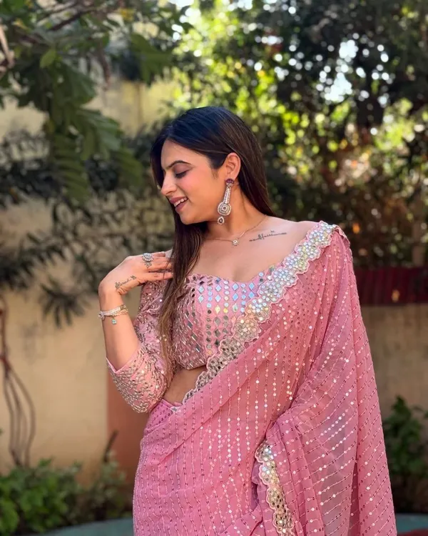 Baby_Pink_Georgette_Premium_&_Elegant_Saree_With_Unstiched_Blouse_For_Women