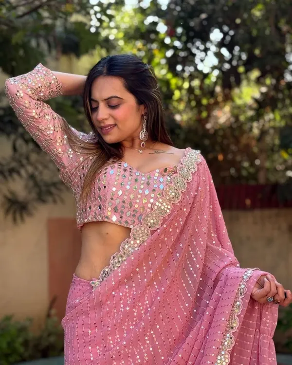 Baby_Pink_Georgette_Premium_&_Elegant_Saree_With_Unstiched_Blouse_For_Women