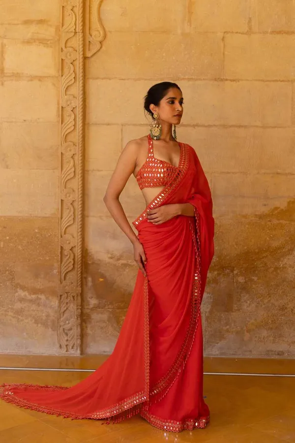 Red_Georgette_Premium_&_Elegant_Saree_With_Unstiched_Blouse_For_Women