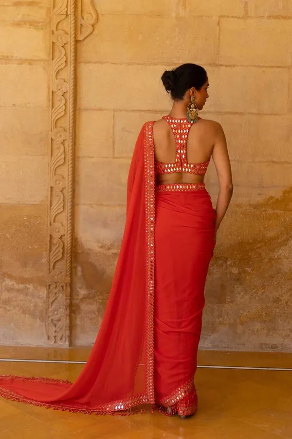 Red_Georgette_Premium_&_Elegant_Saree_With_Unstiched_Blouse_For_Women