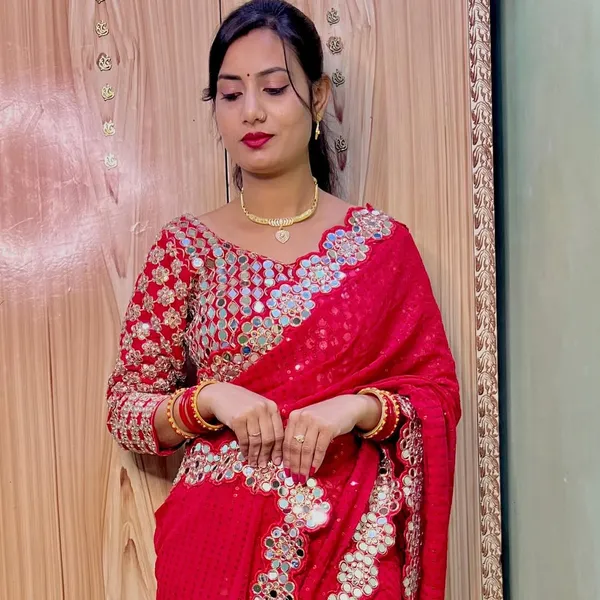 Red_Georgette_Premium_&_Elegant_Saree_With_Unstiched_Blouse_For_Women