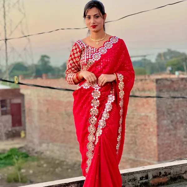 Red_Georgette_Premium_&_Elegant_Saree_With_Unstiched_Blouse_For_Women