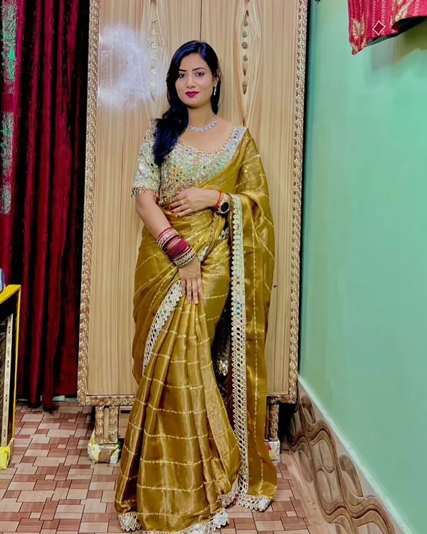 Golden_Jimmy_Choo_Premium_&_Elegant_Saree_With_Unstiched_Blouse_For_Women