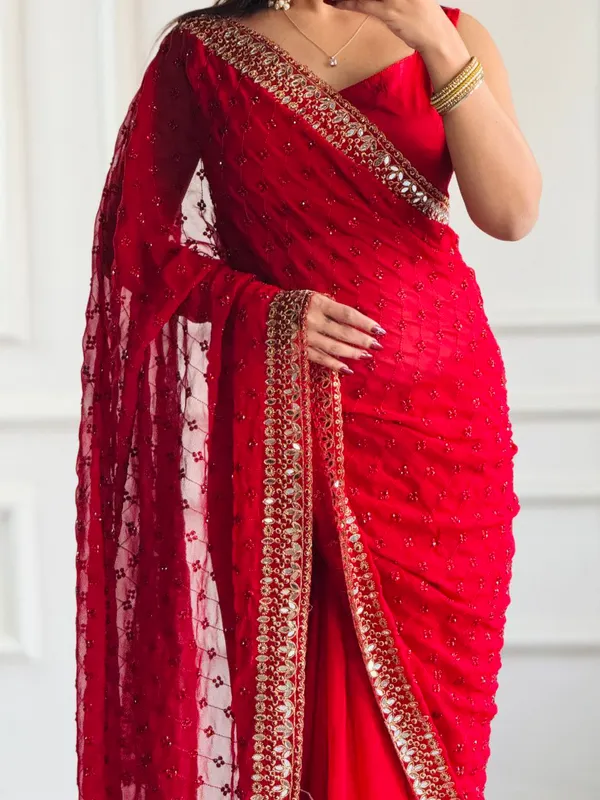Red_Georgette_Premium_&_Elegant_Saree_With_Unstiched_Blouse_For_Women