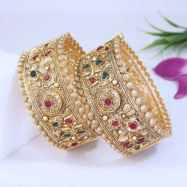 Multicolor_&_Golden_Brass_Premium_&_Elegant_Traditional_Kundan_Bangles_For_Women_&_Girls_(Set_Of_2)