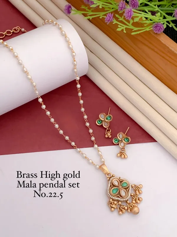 Multicolor_&_Golden_Brass_Premium_&_Elegant_Traditional_Mala_Pendant_Set_For_Women_&_Girls