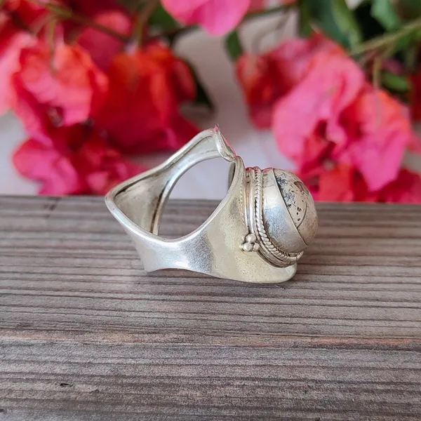 Silver_&_White_Sterling_Silver_925_Premium_&_Elegant_Boho_Ring_For_Girls_&_Women