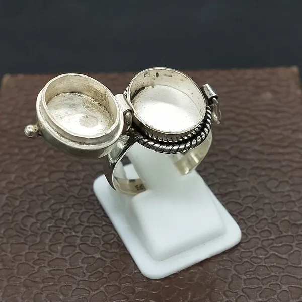 Silver_&_White_Sterling_Silver_925_Premium_&_Elegant_Designer_Ring_For_Girls_&_Women
