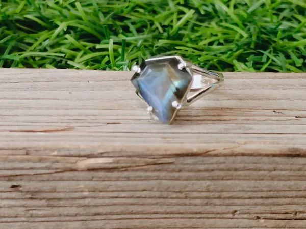 Silver_&_Blue_Sterling_Silver_925_Premium_&_Elegant_Minimal_Ring_For_Girls_&_Women