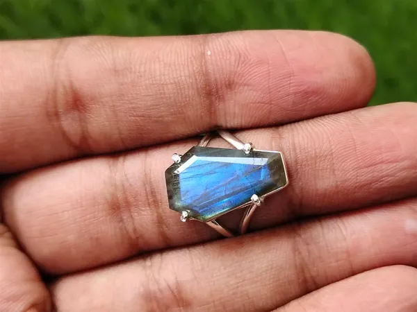 Silver_&_Blue_Sterling_Silver_925_Premium_&_Elegant_Minimal_Ring_For_Girls_&_Women