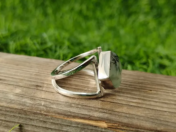 Silver_&_Green_Sterling_Silver_925_Premium_&_Elegant_Designer_Ring_For_Girls_&_Women