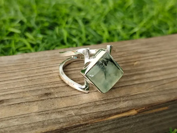 Silver_&_Green_Sterling_Silver_925_Premium_&_Elegant_Designer_Ring_For_Girls_&_Women