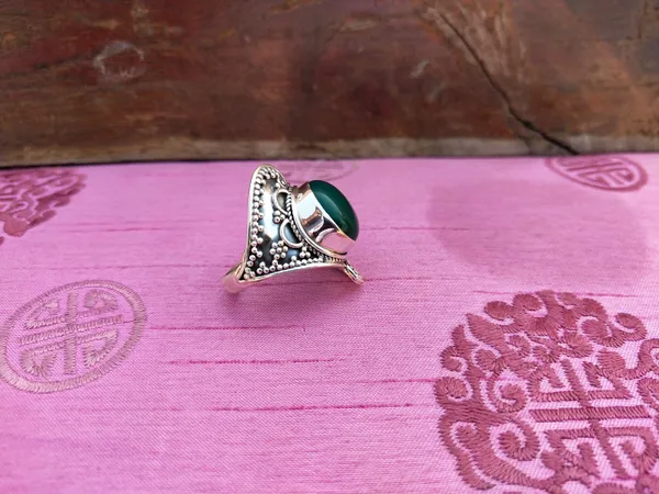 Silver_&_Green_Sterling_Silver_925_Premium_&_Elegant_Statement_Ring_For_Girls_&_Women