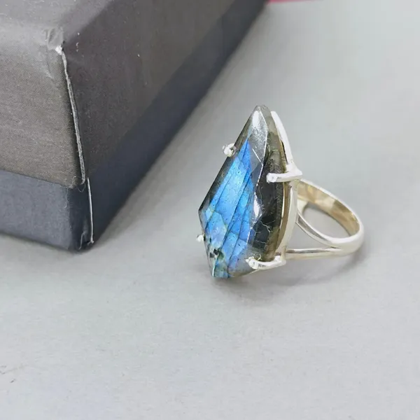 Silver_&_Blue_Sterling_Silver_925_Premium_&_Elegant_Minimal_Ring_For_Girls_&_Women