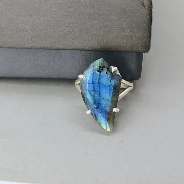 Silver_&_Blue_Sterling_Silver_925_Premium_&_Elegant_Minimal_Ring_For_Girls_&_Women