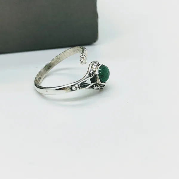Silver_&_Green_Sterling_Silver_925_Premium_&_Elegant_Statement_Ring_For_Girls_&_Women