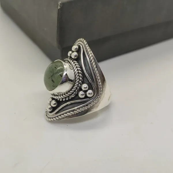 Silver_&_Green_Sterling_Silver_925_Premium_&_Elegant_Statement_Ring_For_Girls_&_Women