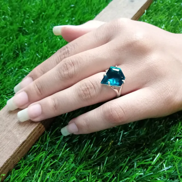 Silver_&_Green_Sterling_Silver_925_Premium_&_Elegant_Minimal_Ring_For_Girls_&_Women