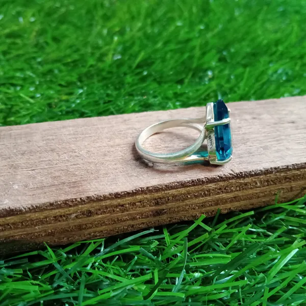 Silver_&_Green_Sterling_Silver_925_Premium_&_Elegant_Minimal_Ring_For_Girls_&_Women