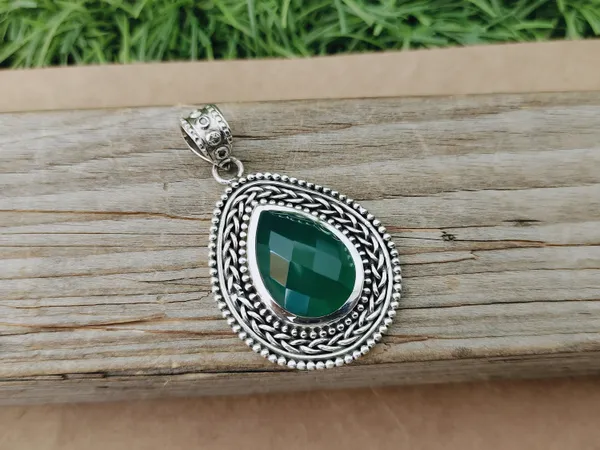 Silver_&_Green_Sterling_Silver_925_Premium_&_Elegant_Boho_Pendant_For_Girls_&_Women