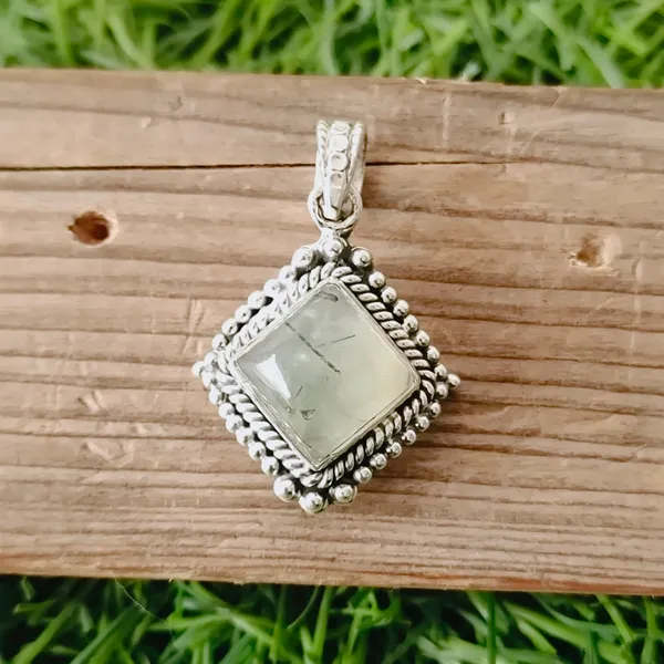 Silver_&_Green_Sterling_Silver_925_Premium_&_Elegant_Boho_Pendant_For_Girls_&_Women