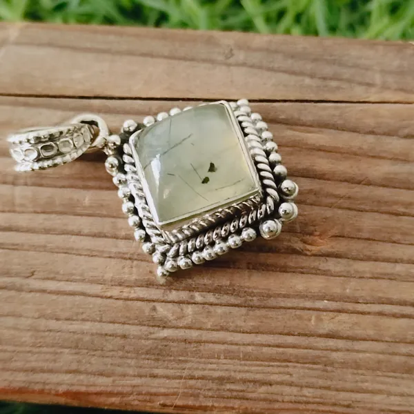 Silver_&_Green_Sterling_Silver_925_Premium_&_Elegant_Boho_Pendant_For_Girls_&_Women