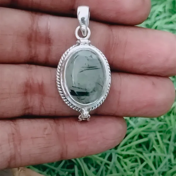 Silver_&_Green_Sterling_Silver_925_Premium_&_Elegant_Designer_Pendant_For_Girls_&_Women