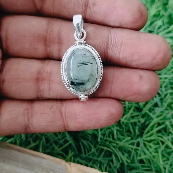 Silver_&_Green_Sterling_Silver_925_Premium_&_Elegant_Designer_Pendant_For_Girls_&_Women
