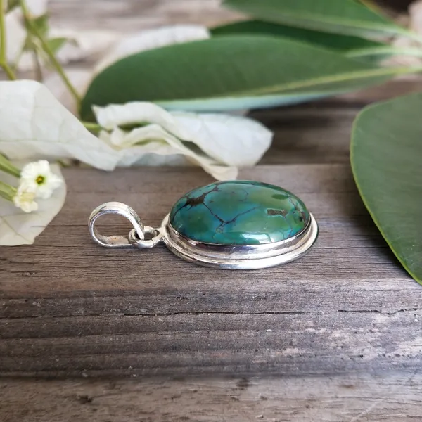 Silver_&_Green_Sterling_Silver_925_Premium_&_Elegant_Boho_Pendant_For_Girls_&_Women