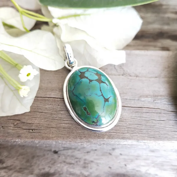 Silver_&_Green_Sterling_Silver_925_Premium_&_Elegant_Boho_Pendant_For_Girls_&_Women