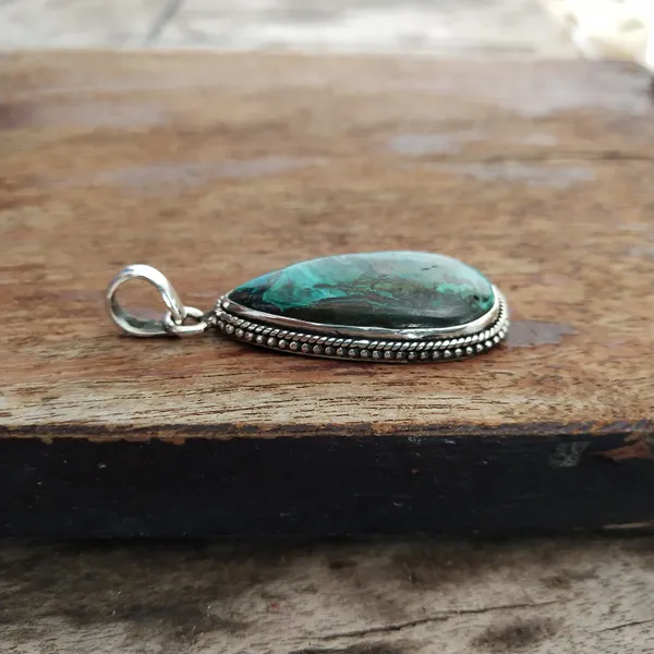 Silver_&_Green_Sterling_Silver_925_Premium_&_Elegant_Boho_Pendant_For_Girls_&_Women