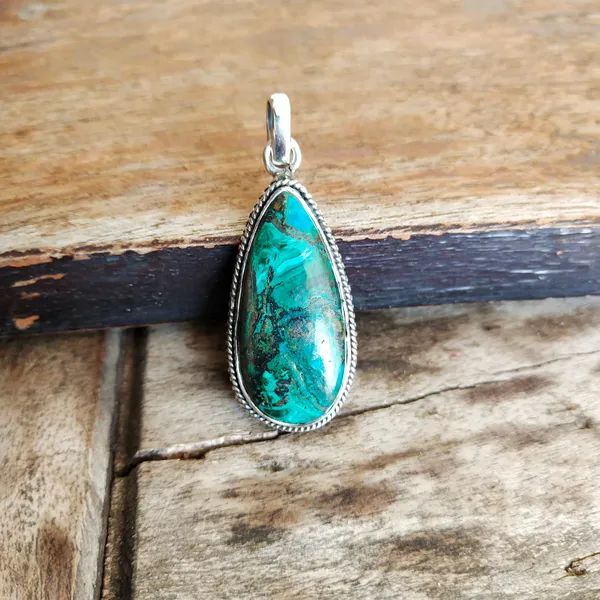 Silver_&_Green_Sterling_Silver_925_Premium_&_Elegant_Boho_Pendant_For_Girls_&_Women