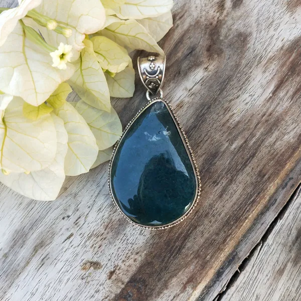 Silver_&_Green_Sterling_Silver_925_Premium_&_Elegant_Boho_Pendant_For_Girls_&_Women