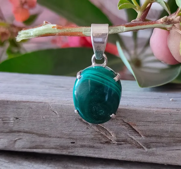 Silver_&_Green_Sterling_Silver_925_Premium_&_Elegant_Boho_Necklace_For_Girls_&_Women