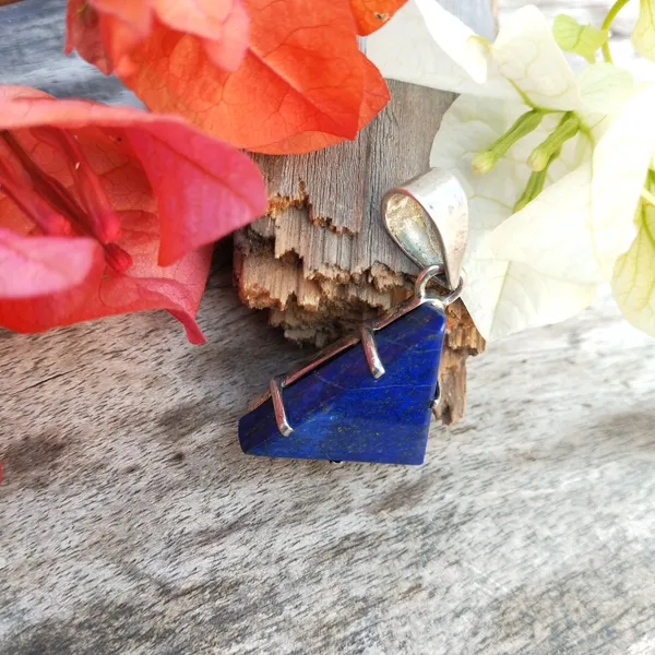 Silver_&_Blue_Sterling_Silver_925_Premium_&_Elegant_Handmade_Pendant_For_Girls_&_Women