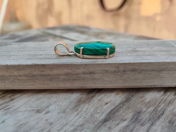 Silver_&_Green_Sterling_Silver_925_Premium_&_Elegant_Handmade_Pendant_For_Girls_&_Women