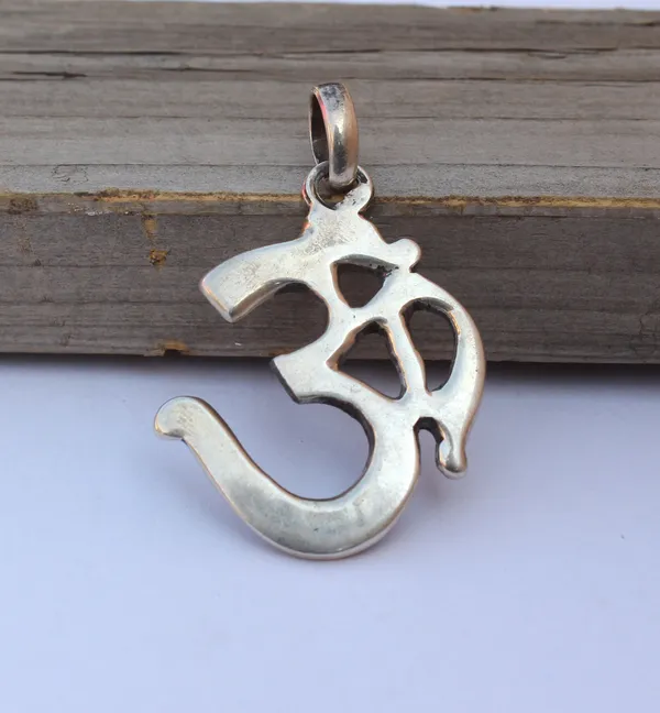 Silver_Sterling_Silver_925_Premium_&_Elegant_Designer_Pendant_For_Girls_&_Women