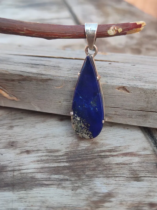 Silver_&_Blue_Sterling_Silver_925_Premium_&_Elegant_Handmade_Pendant_For_Girls_&_Women