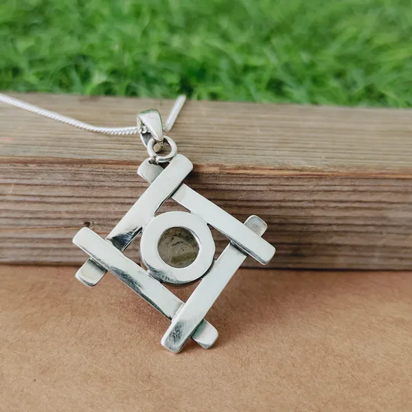Silver_&_Green_Sterling_Silver_925_Premium_&_Elegant_Boho_Pendant_For_Girls_&_Women