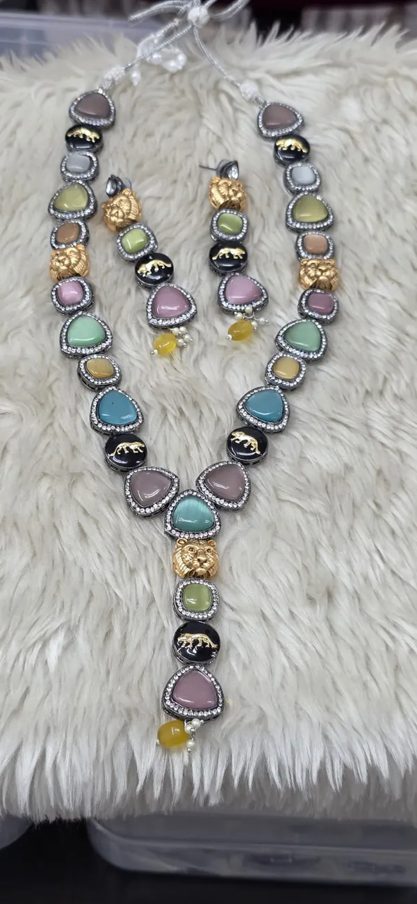 Multicolor_&_Golden_Brass_Premium_&_Elegant_Traditional_Sabysachi_Inspired_Necklace_For_Women_&_Girls
